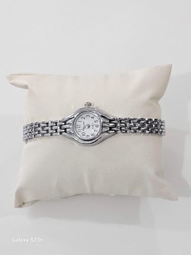 ساعة أولاد معدنية أنيقة – تصميم كلاسيكي بلمسة عصري...