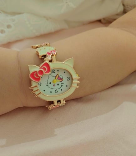 ساعة هيلو كيتي