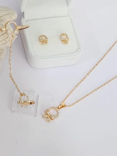 طقم أطفال ذهبي فاخر لإطلالة مميزة