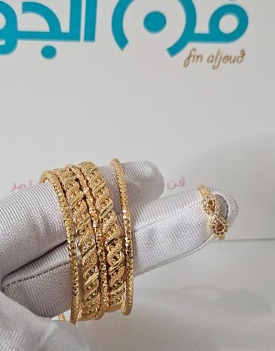 : طقم بناجر أطفال بديل الذهب (4 قطع) + خاتم زركون...