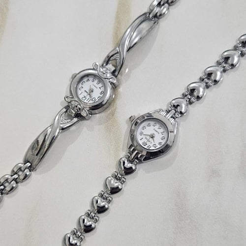 ساعة يد فضية فاخرة بتصميم قلوب ️