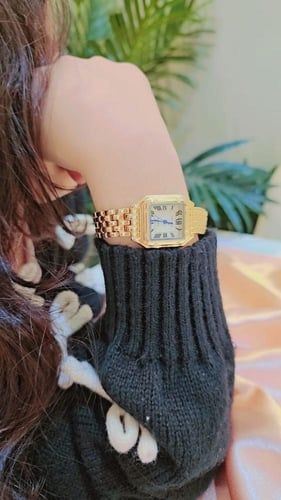 ساعة بناتي ضد الماء