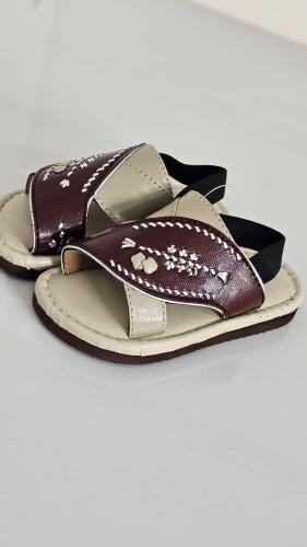 حذاء أطفال شرقي