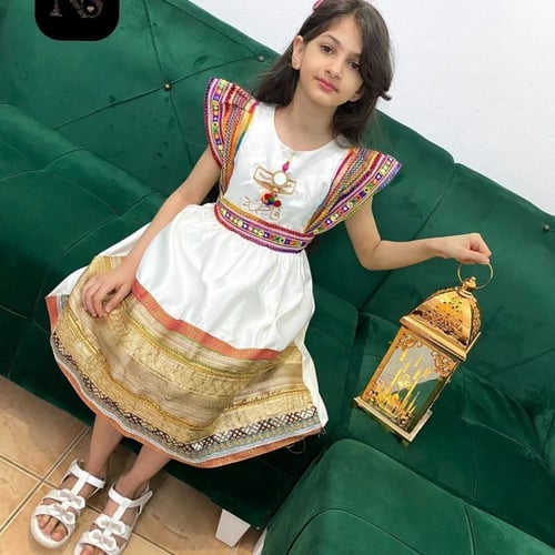 فستان بناتي ليوم التأسيس