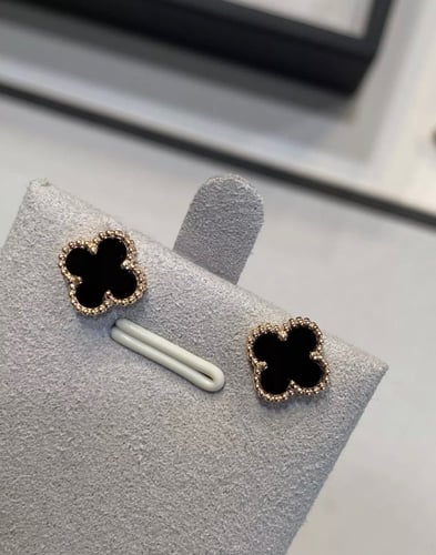 حلق زهرة البرسيم