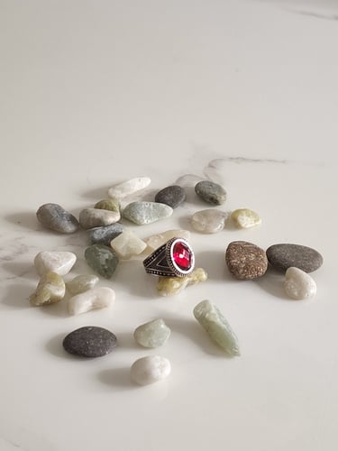 خاتم اولاد احمر لامع