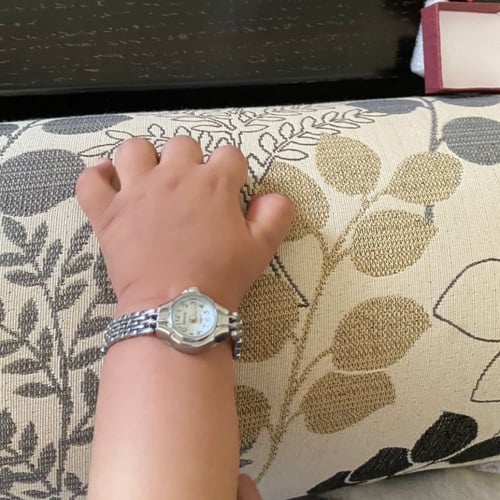 ساعة أولاد معدنية أنيقة – تصميم كلاسيكي بلمسة عصري...