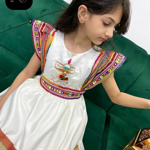 فستان بناتي ليوم التأسيس