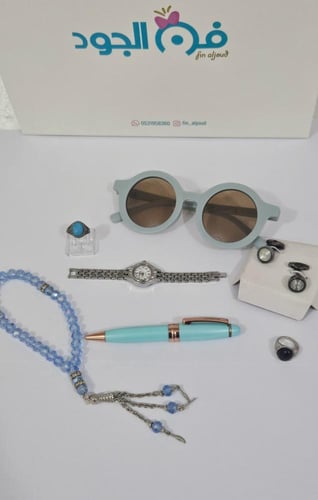 طقم أطفال أنيق بلون السماوي الفاتح