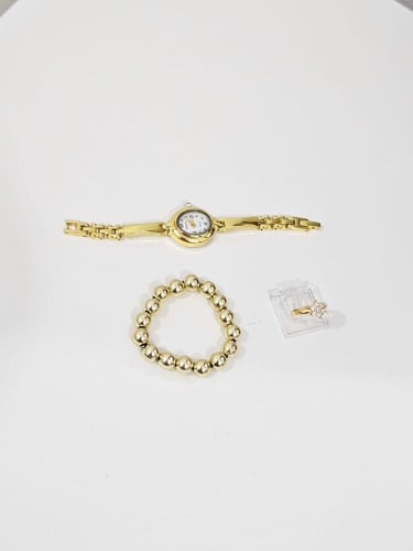 طقم فاخر للأطفال باللون الذهبي