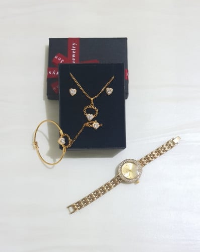 طقم بناتي مميز