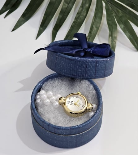 ساعة لؤلؤ بناتي