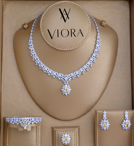 طقم ملون تصميم ألماس