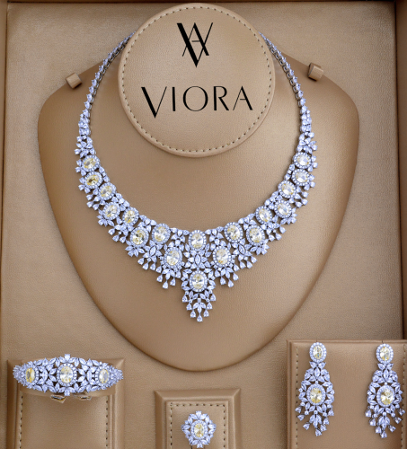 طقم ملون تصميم ألماس