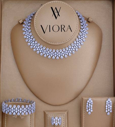 طقم تشوكر تصميم ألماس