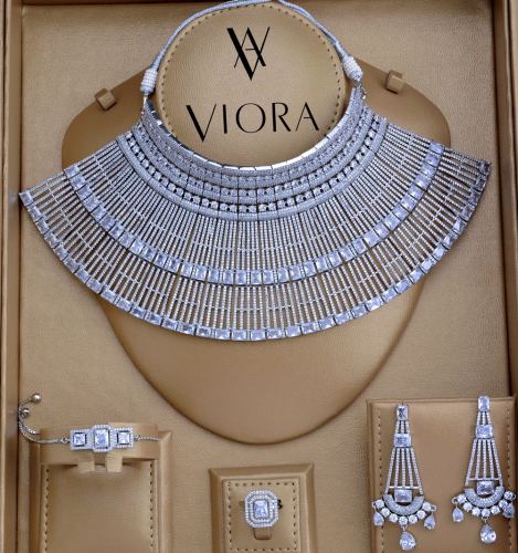 طقم تشوكر تصميم ألماس