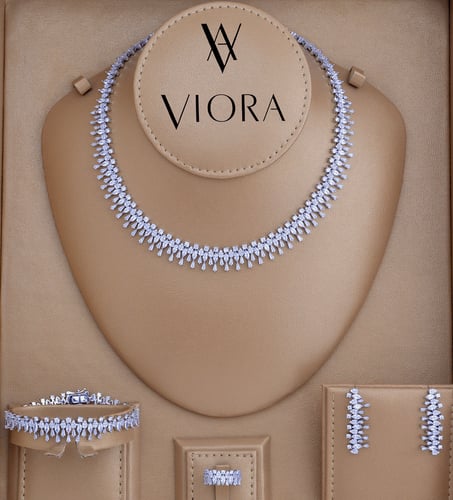 Zircon set with diamond design