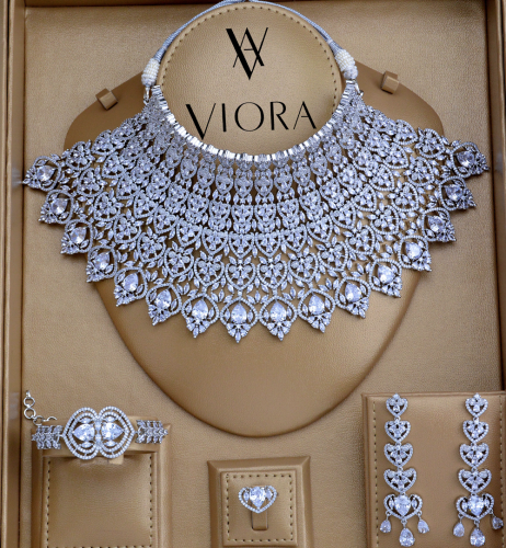 طقم تشوكر تصميم ألماس