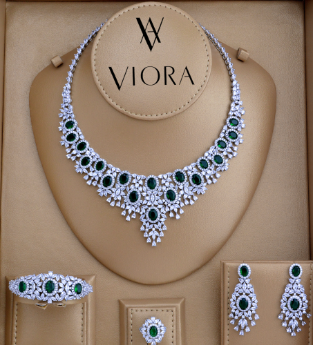 طقم ملون تصميم ألماس