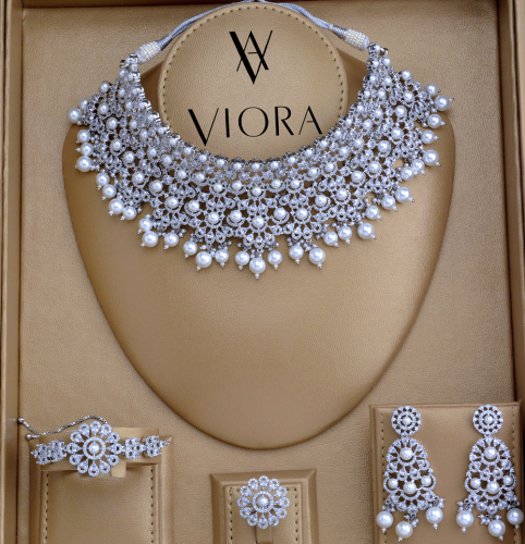 طقم تشوكر تصميم ألماس