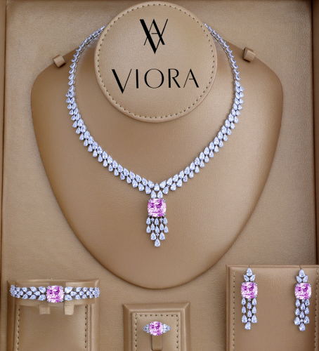 طقم وردي تصميم ألماس