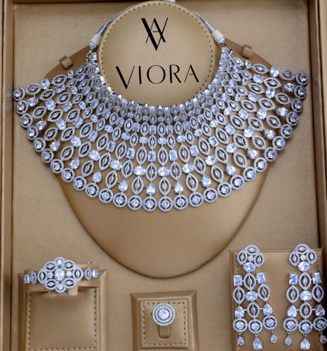 طقم تشوكر تصميم ألماس