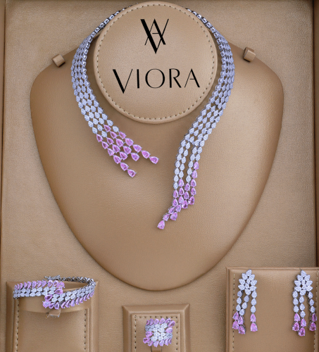 طقم وردي تصميم ألماس