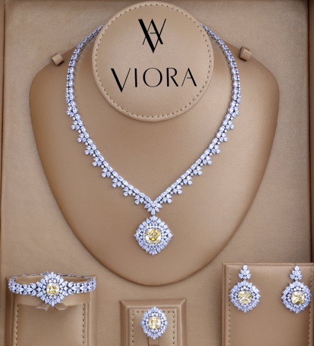 طقم ملون تصميم ألماس