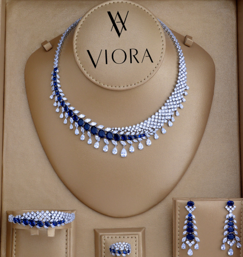 طقم ملون تصميم ألماس