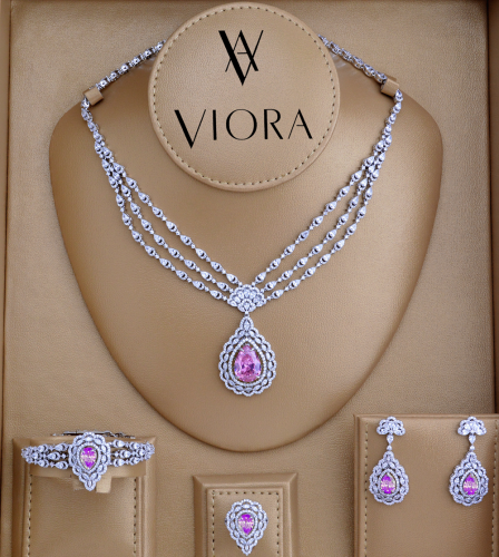 طقم وردي تصميم ألماس