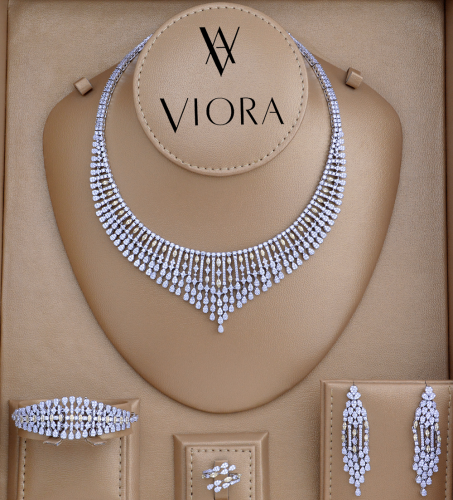 طقم ملون تصميم ألماس