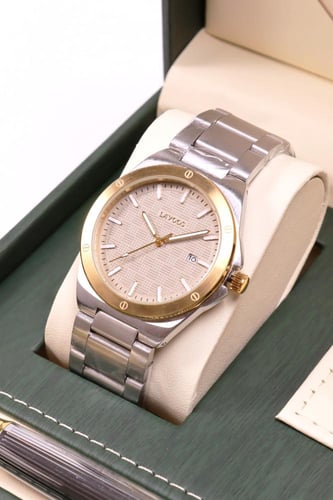 طقم رجالي منسق مع كبك و قلم