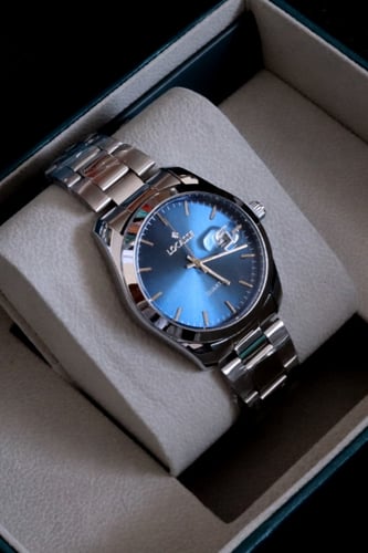 ساعة رجالية باللون الفضي والازرق لوكاس مقاس 38 ملم