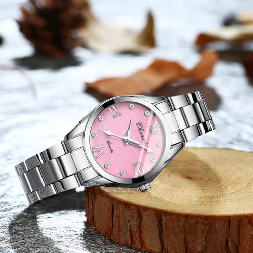 ساعة نسائية بلون فضي ميناء موف