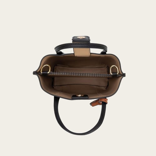 شنطة نسائية مقس صغير بلون اسود