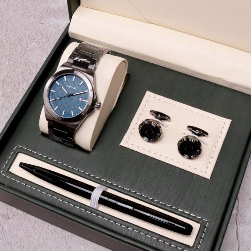 طقم رجالي منسقة مع كبك و قلم