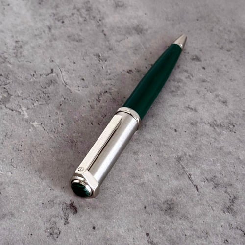 قلم رجالي بلون فضي اخضر