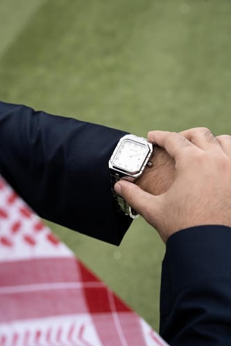 ساعة رجالية ستيل أرقام عربية بلون فضي