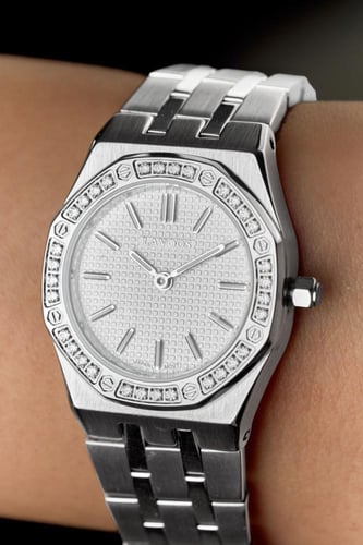 ساعة لافوس النسائية بلون فضي