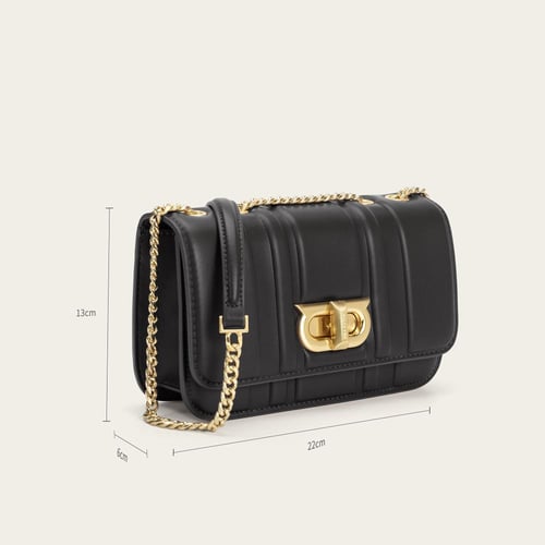 شنطة مثالية لكل يوم باللون الاسود