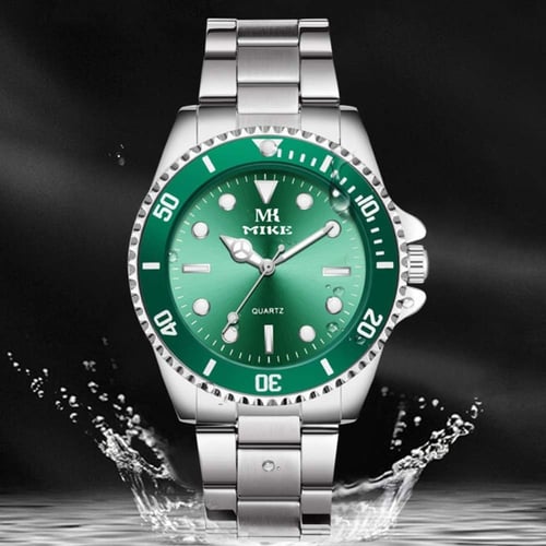 ساعة رجالية باللون الفضي والأخضر