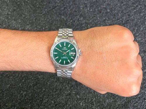 ساعة رجالية بتصميم كلاسيك باللون الفضي والاخضر 38m...