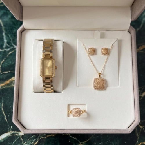 طقم ساعة ومجوهرات في بوكس فخم