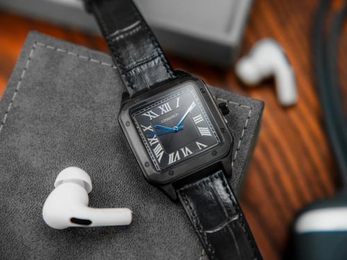 ساعة رجالية جلد باللون الأسود شبيهة كارتير