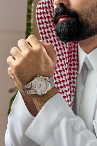 ساعة رجالية بسير من الستيل بلون فضي