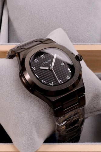 ساعة رجالي بلون اسود ارقام عربي