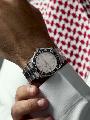 ساعة رجالية كلاسيك بلون فضي