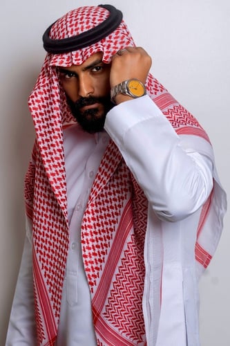 ساعة رجالية بحزام فضي ميناء اصفر