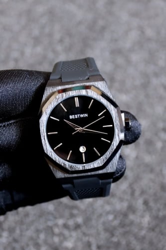 شبيهة D1 MILANO ربر باللون الاسود الفاخر