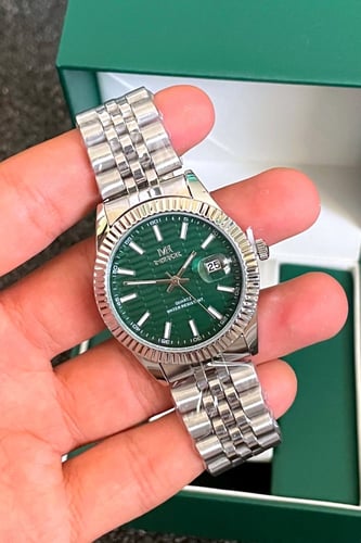 ساعة رجالية بتصميم كلاسيك باللون الفضي والاخضر 38m...